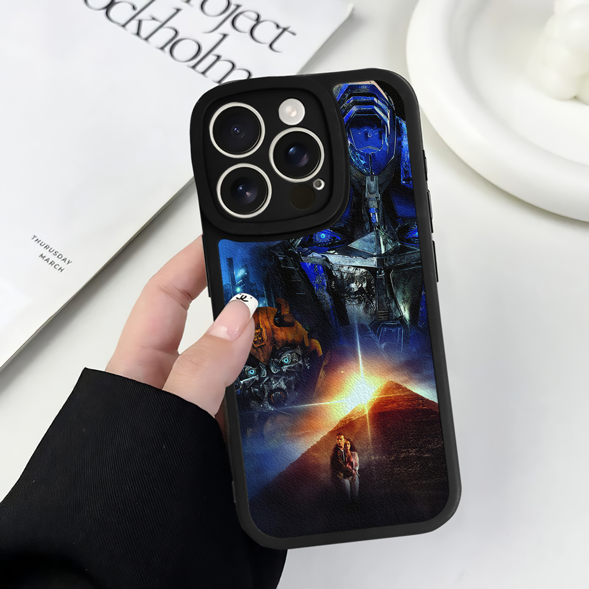 （画像用） Transformers トランスフォーマー 【iPhone 16シリーズ対応】シリコンスマホケース（レザー調） 材質：シリコン